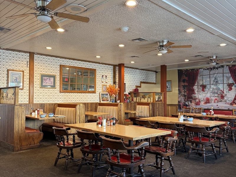Kountry Folks Restaurant interior